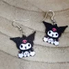 Pendientes Kuromi sentada